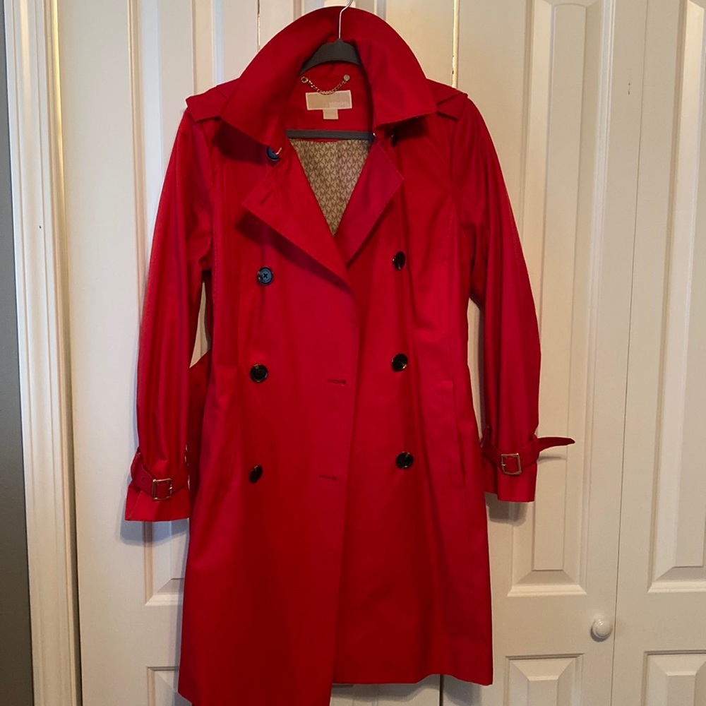 MK Trench: Beautiful Lining,Peacoat Style Buttons, Gold Hardware, Removable Hood